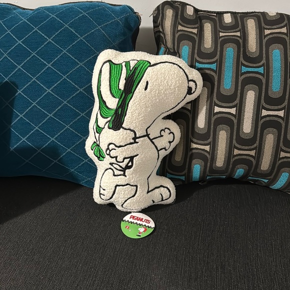 NWT Snoopy Christmas Plush Pillow - Picture 2 of 4
